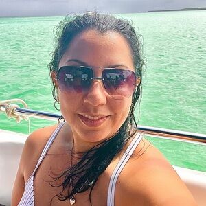 Meet your Posher, Rebecca